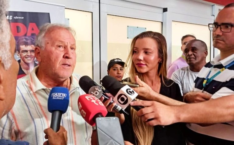 Zico elogia jogadores do Botafogo e admite: 'Se não tiver o Flamengo, torço por eles'