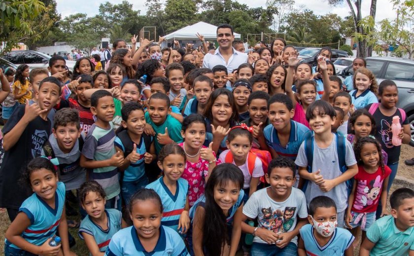 Prefeito JHC autoriza construção de ginásios poliesportivos