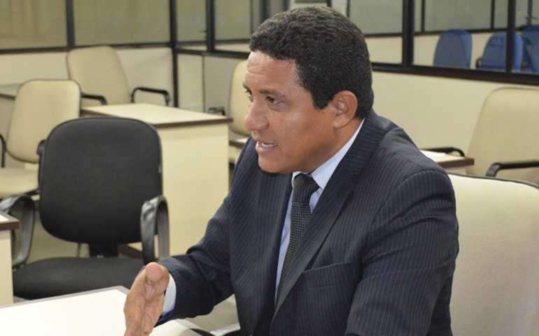 Boicote a candidatura de federal foi a causa do rompimento de Júlio e James