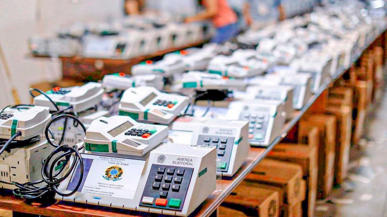 Tribunais eleitorais começam sorteio de urnas para teste de integridade