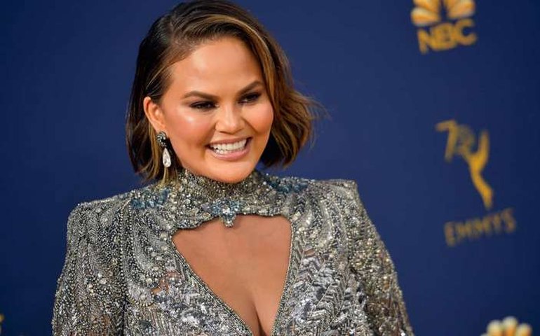 Chrissy Teigen doará US$ 200 mil para fiança de manifestantes antirracistas