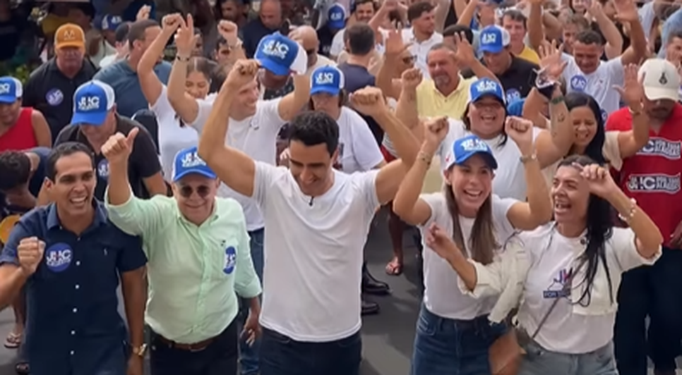 JHC em caminhada pelas ruas de Batalha / Foto: reprodução/redes sociais