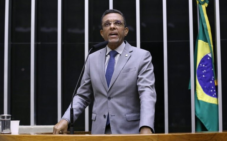 Projeto de lei aumenta pena para quem ofender autônomo durante o trabalho