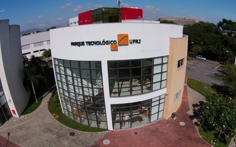 UFRJ diz que só retoma aula presencial em 2020 com vacina ou remédio contra covid