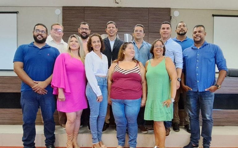 Nova diretoria do Sindsaúde toma posse no auditório da OAB-AL