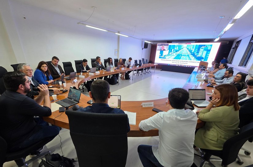 Prefeitura de Maceió  apresenta programa de transformação digital ao CAF