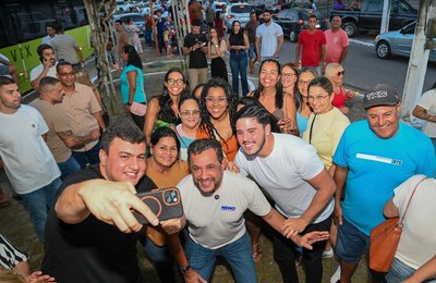 Prefeito Carlos recebe Neno da Laje com festa durante adesivaço em Rio Largo