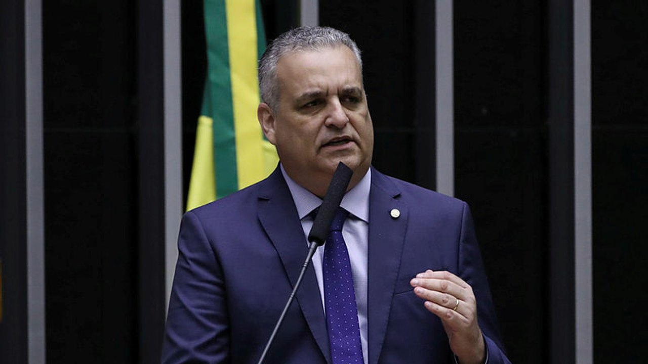 Alfredo Gaspar e grupo de deputados apresentam notícia-crime contra líder do MST por invasões do Abril Vermelho