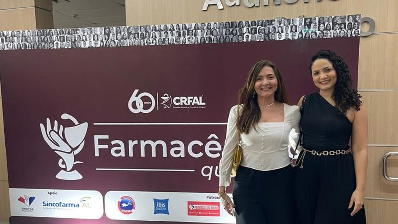Dia das mães: curso de farmácia une mãe e filha na manipulação, docência e empreendedorismo