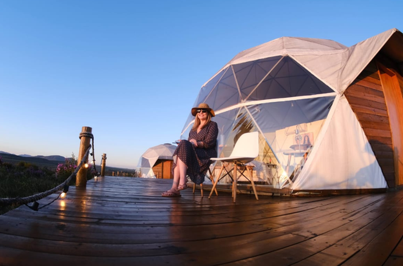 De barracas a cabanas de luxo: descubra as várias formas de acampar no Brasil