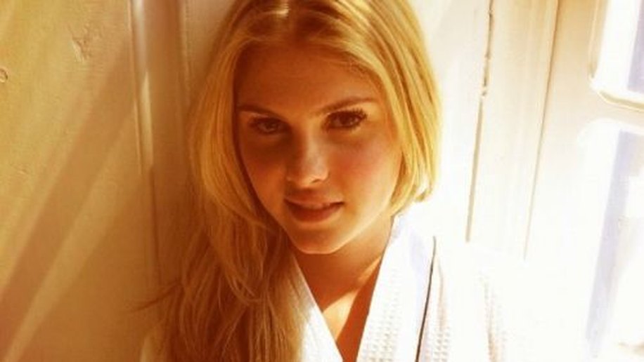 Saiba quem é Barbara Evans, a nova capa da Playboy