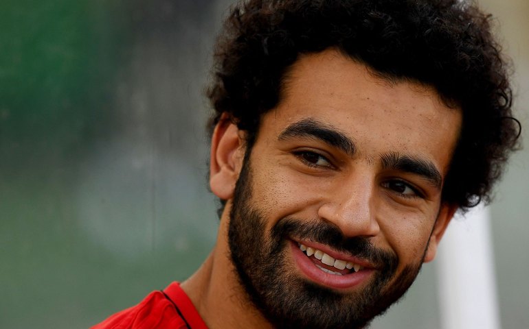 Salah supera Cristiano Ronaldo e Bale e fatura prêmio da Fifa de gol mais bonito