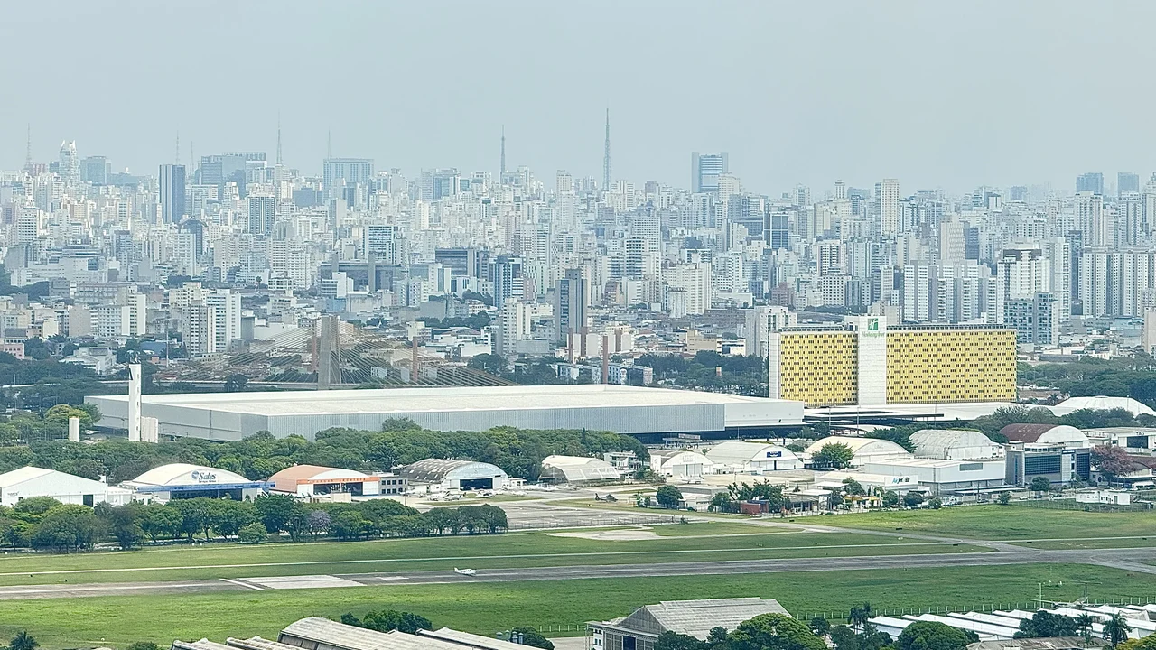 Campo de Marte terá voos por instrumentos durante 59 minutos pela manhã