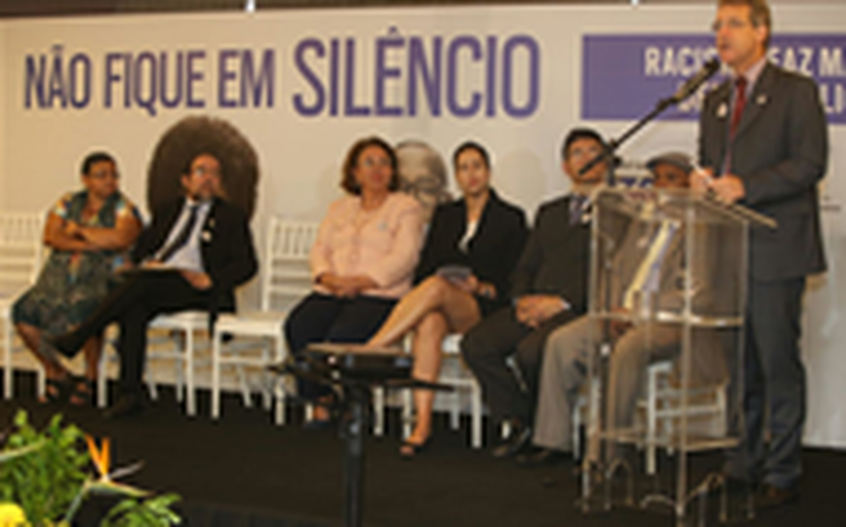 Campanha mobiliza a população contra o racismo no SUS