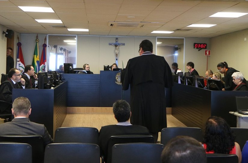 TRT/AL julga dissídio de jornalista e determina reajuste de 9,3%