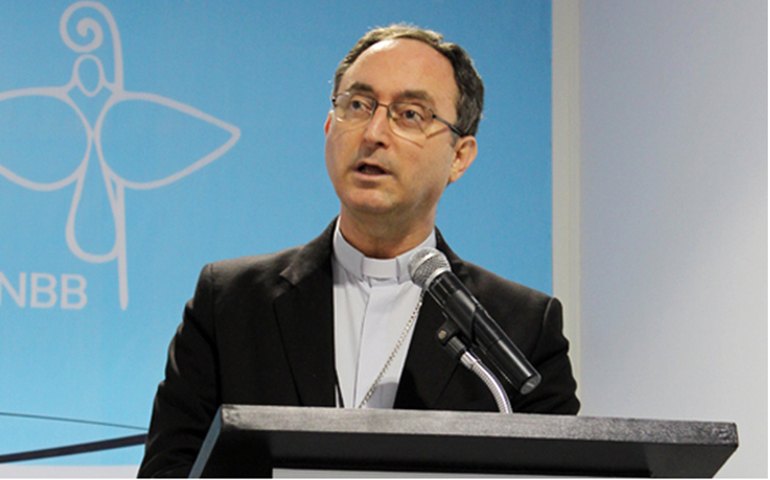 CNBB age para evitar ruptura após ala católica oferecer apoio a Bolsonaro