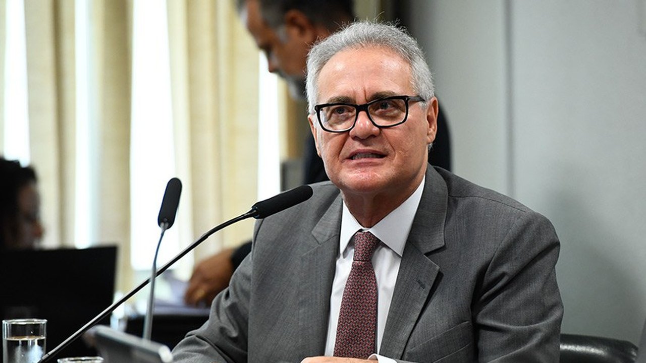 Renan Calheiros se reúne com Receita para discutir impacto da isenção do IR e diz que não há decisão sobre mudanças