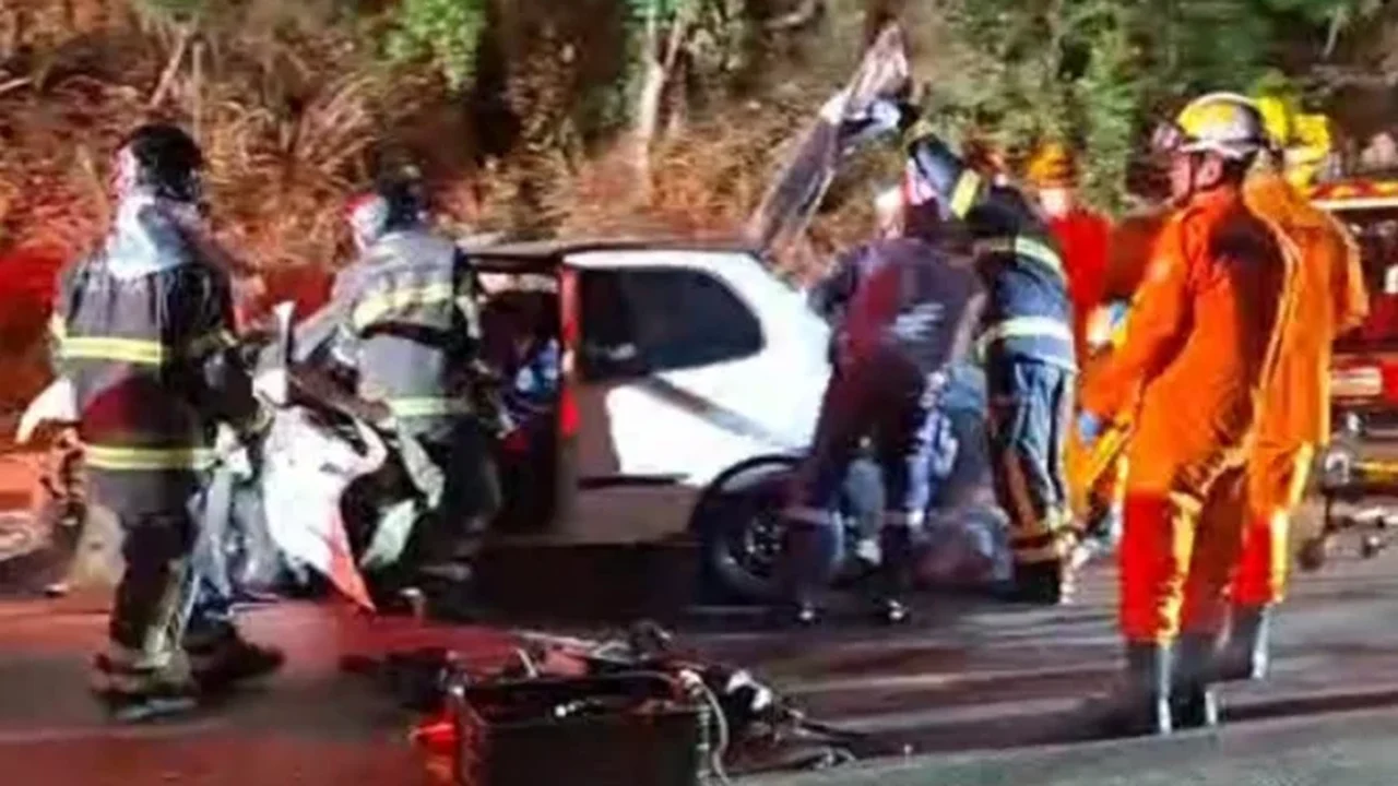 Colisão transversal deixa feridos e motorista preso às ferragens na BR-316, em Satuba