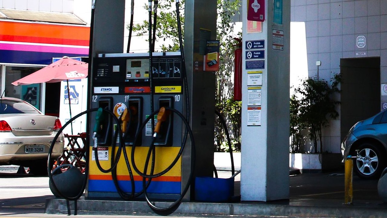 Preço dos combustíveis volta a ter dois dígitos após vírgula na bomba