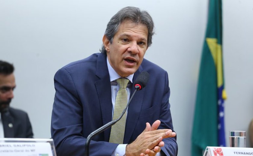 Há maneiras de compensar o fim da isenção para títulos, afirma Haddad