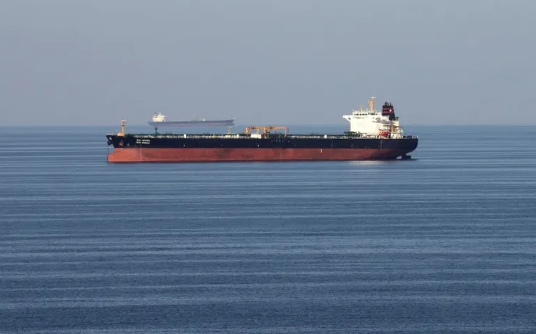 Marinha iraniana apreende petroleiro na costa de Omã