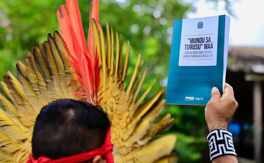 Constituição brasileira é traduzida pela 1ª vez para língua indígena