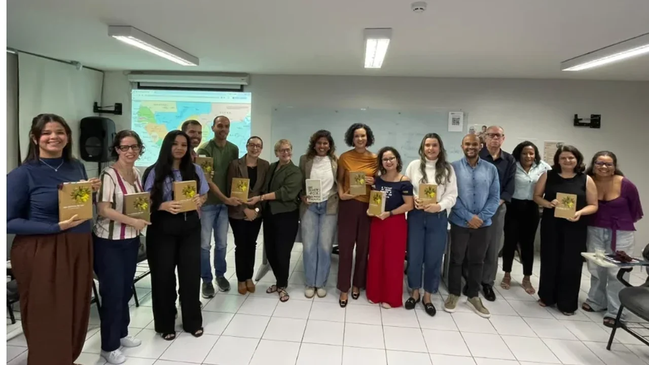 Esmal inicia 2ª edição de leitura guiada do livro 'Um Defeito de Cor'