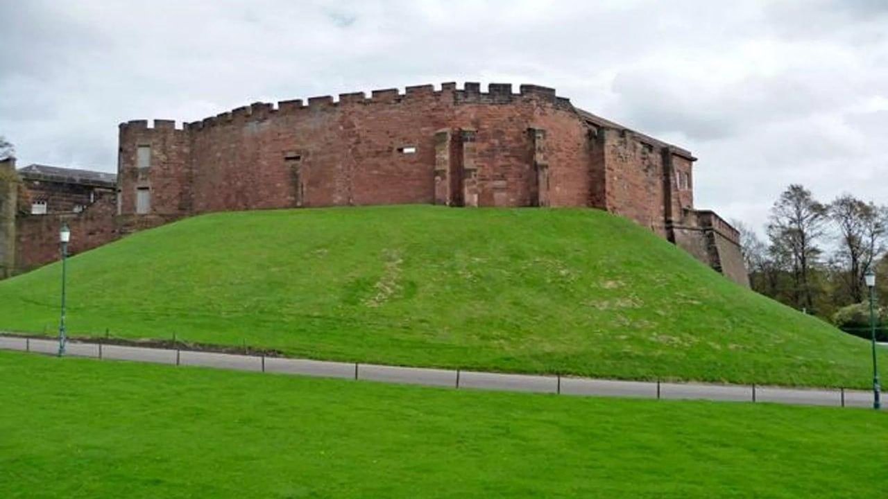 Pesquisa revela muro do século XIII que foi ignorado por 200 anos sob Castelo de Chester