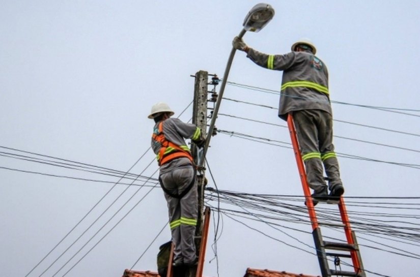 Arapiraca: prefeitura finaliza reparos na iluminação do residencial Brisa do Lago