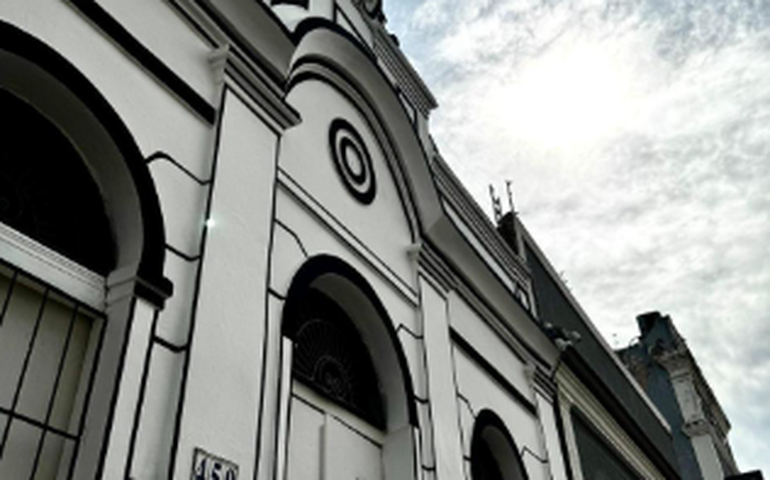 Theatro Homerinho recebe o espetáculo “Coco de Capote – Noite dos Cocos e Emboladas” com celebração à cultura nordestina