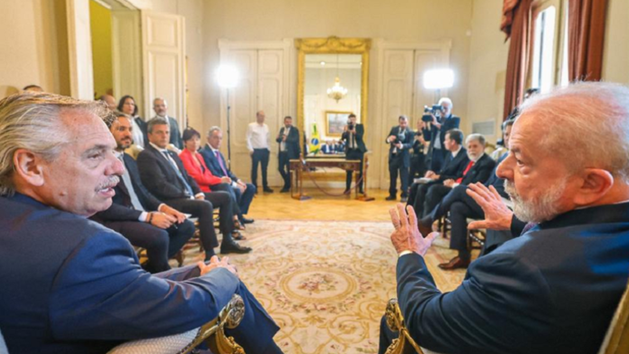 “Estou de volta para fazer bons acordos com a Argentina”, diz Lula em reunião com Alberto Fernández