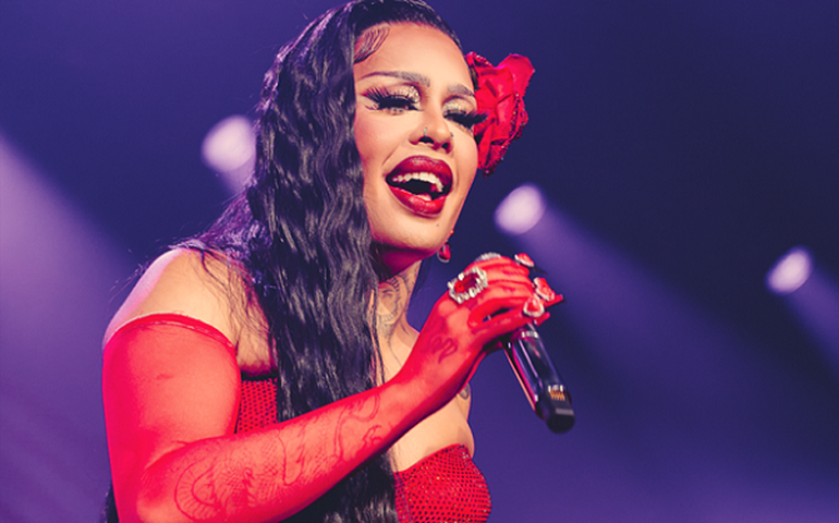 Gloria Groove encerra o ciclo “Serenata da GG” com o single “Até Já”