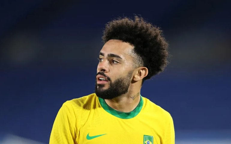 Zenit anuncia extensão dos contratos dos brasileiros Malcom e Claudinho até 2027