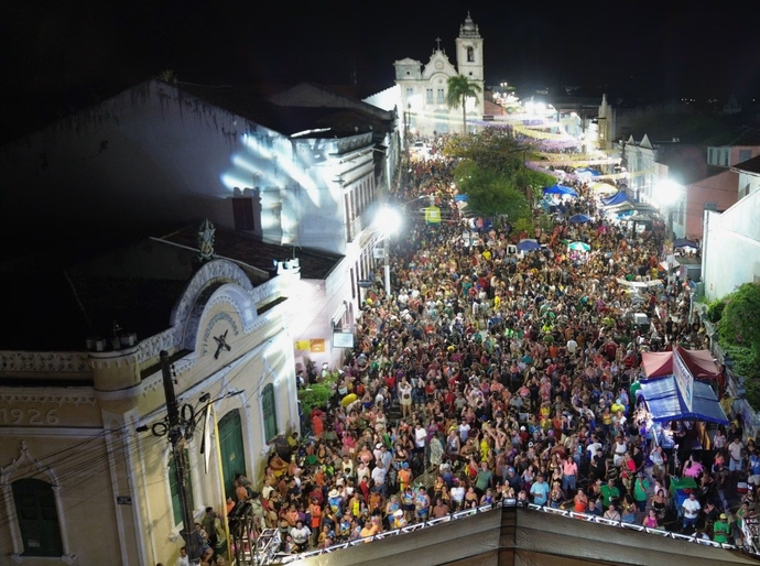 Consórcio do Alto Sertão segue decisão de prefeitos e fixa teto para cachês