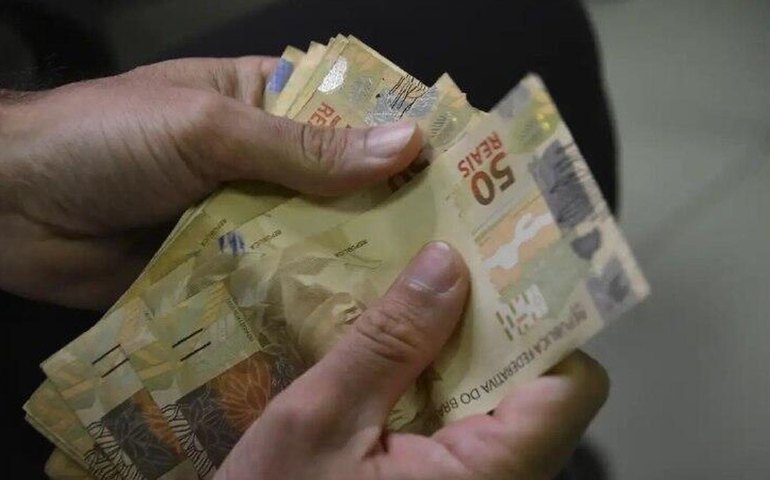 Salário mínimo terá novo reajuste em 2026