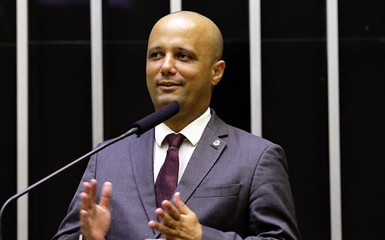 &#8216;Vejo excesso de críticas de Maia ao Executivo&#8217;, diz líder do governo na Câmara