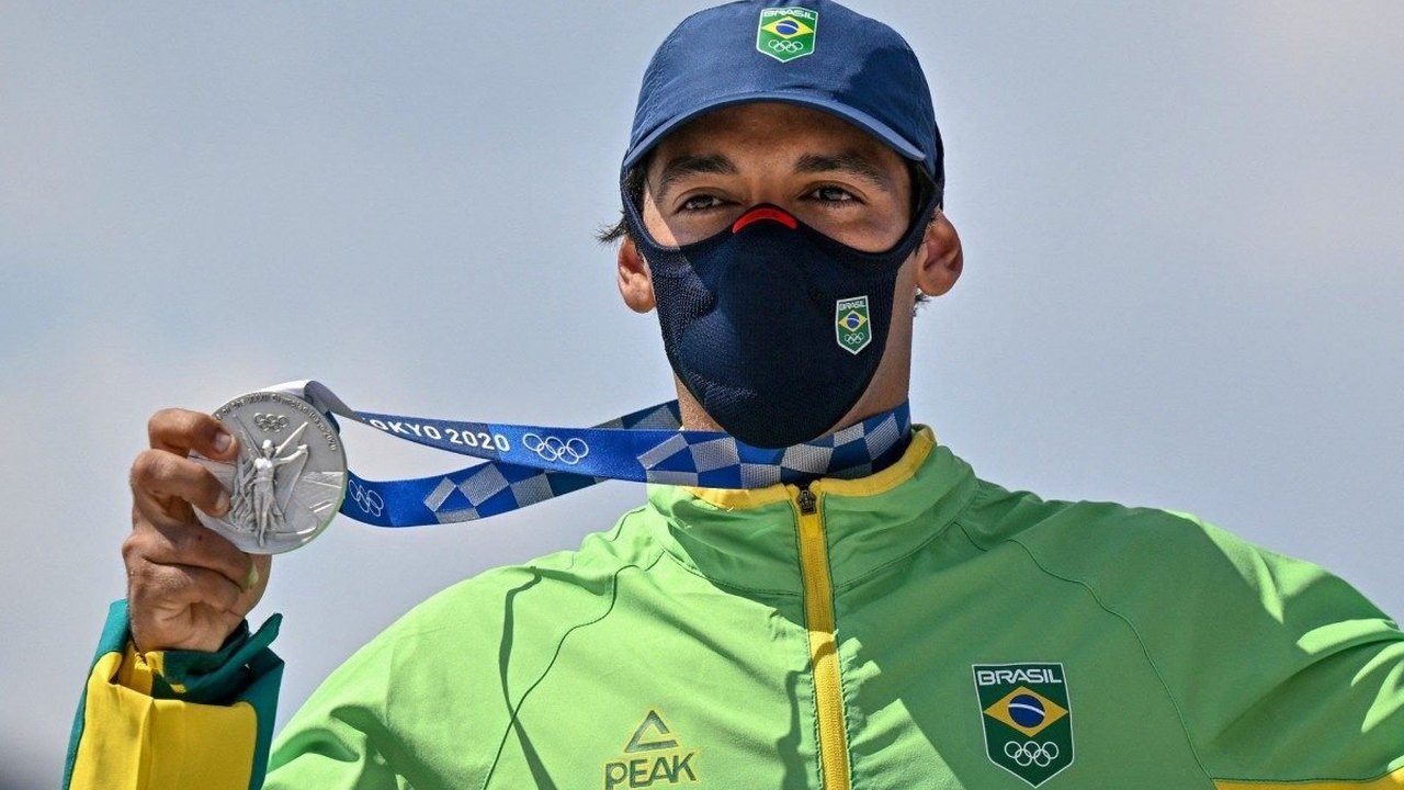 Leticia Bufoni revela nas redes sociais mágoa com o medalhista Kelvin Hoefler