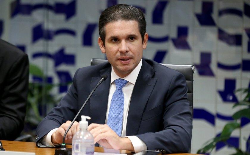 Motta diz que 'ninguém decide sozinho' e deve levar projeto de anistia a líderes