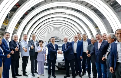 Nova fábrica de carros elétricos mostra confiança no Brasil, diz Lula