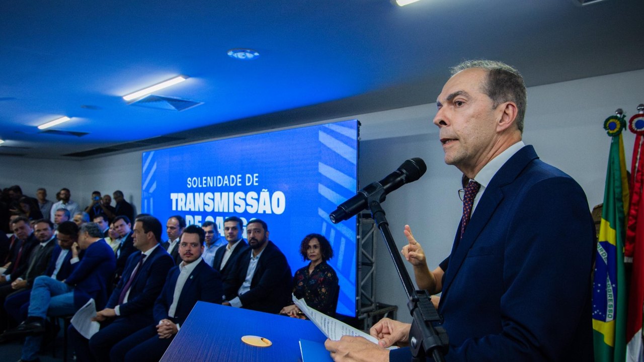 Gigante: Joaldo Cavalcante recebe homenagens ao se despedir da Secom/AL