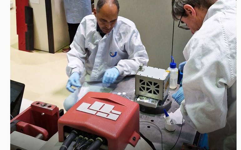 Foguete com satélites brasileiros desaparece após lançamento na Índia