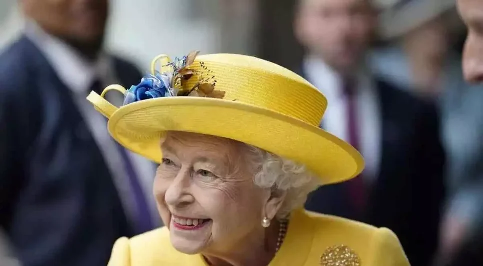 rainha-elizabeth-segunda-de-amarelo-e-sorrindo_1_66533 / Foto: Foto: Andrew Matthews/REUTERS