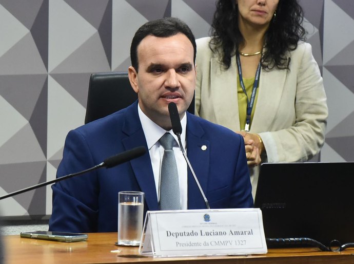 Luciano Amaral assume a presidência da Comissão da CNH do Brasil no Congresso Nacional
