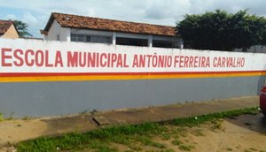 escola assaltada