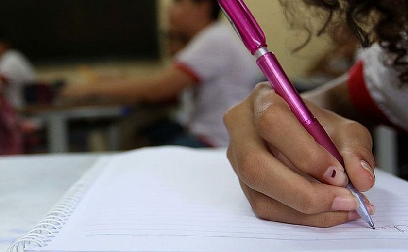 Alagoas Lidera em analfabetismo no Brasil apesar de avanços na educação