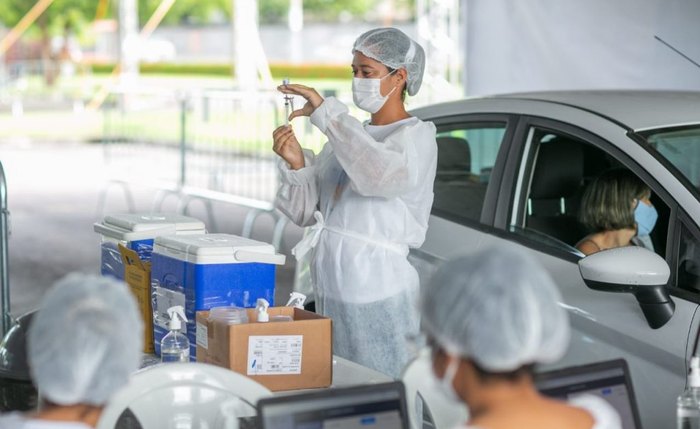 Maceió lidera entre capitais que mais vacinam por doses recebidas