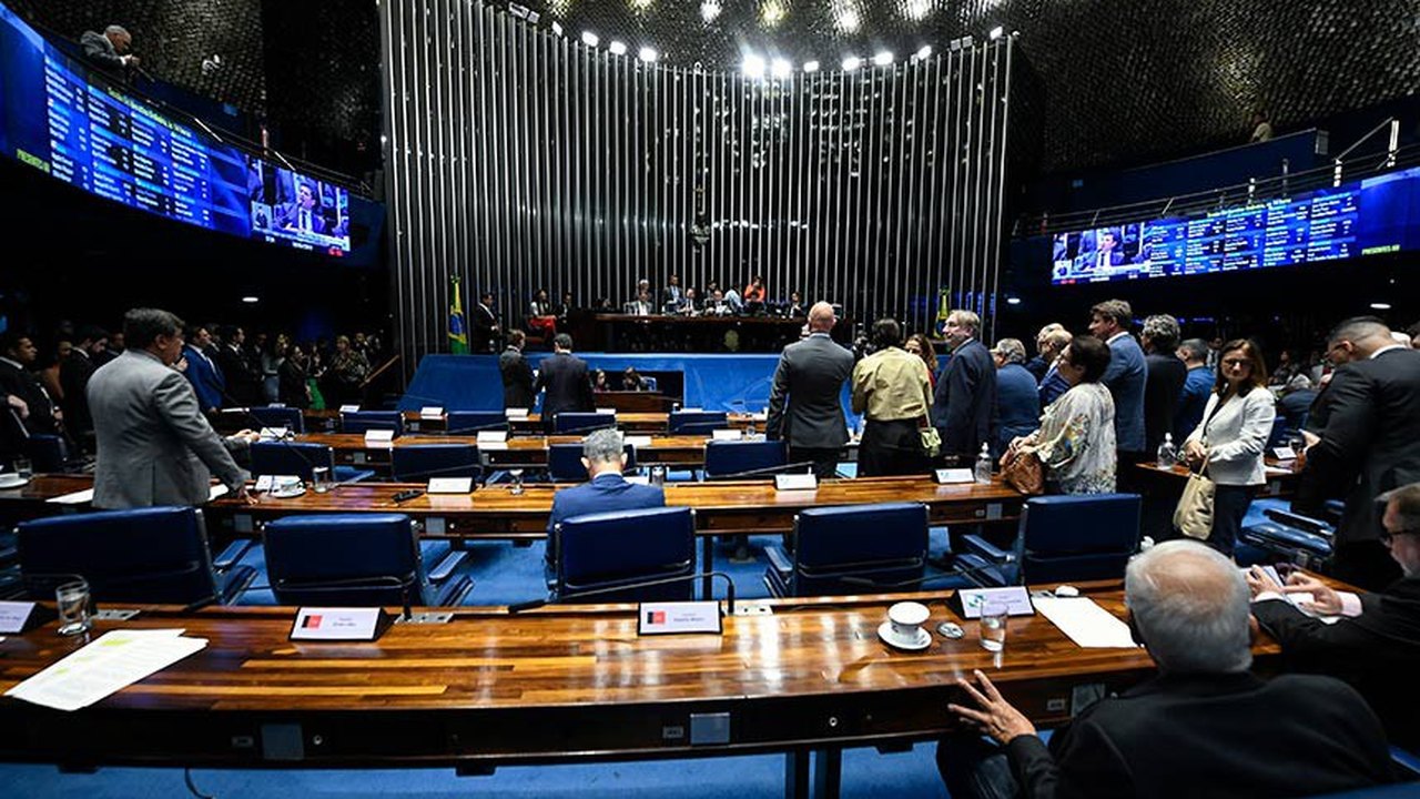 Plenário vota projeto que estimula conhecimento sobre Parkinson