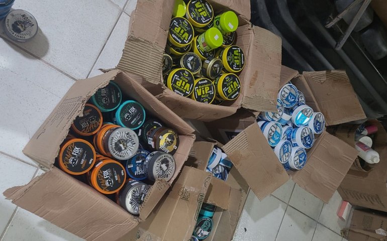 Vigilância apreende 500 unidades de pomadas capilares em estabelecimentos de Maceió
