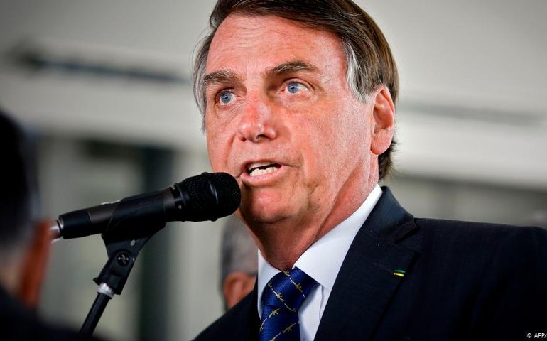 Bolsonaro defende isolamento apenas para idosos e grupos de risco