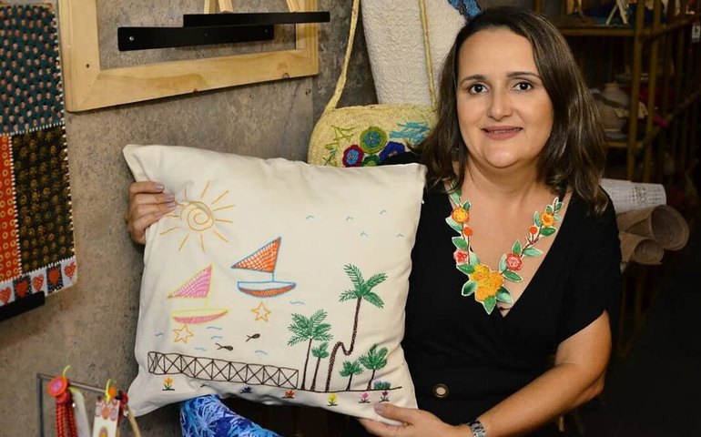 Artesã de Penedo é destaque nacional no Prêmio Sebrae Top 100 de Artesanato